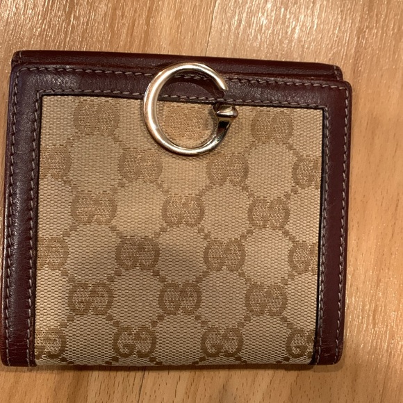 GUCCI VINTAGE Men’s Awesome Vintage Bi-Fold wallet - Picture 2 of 11